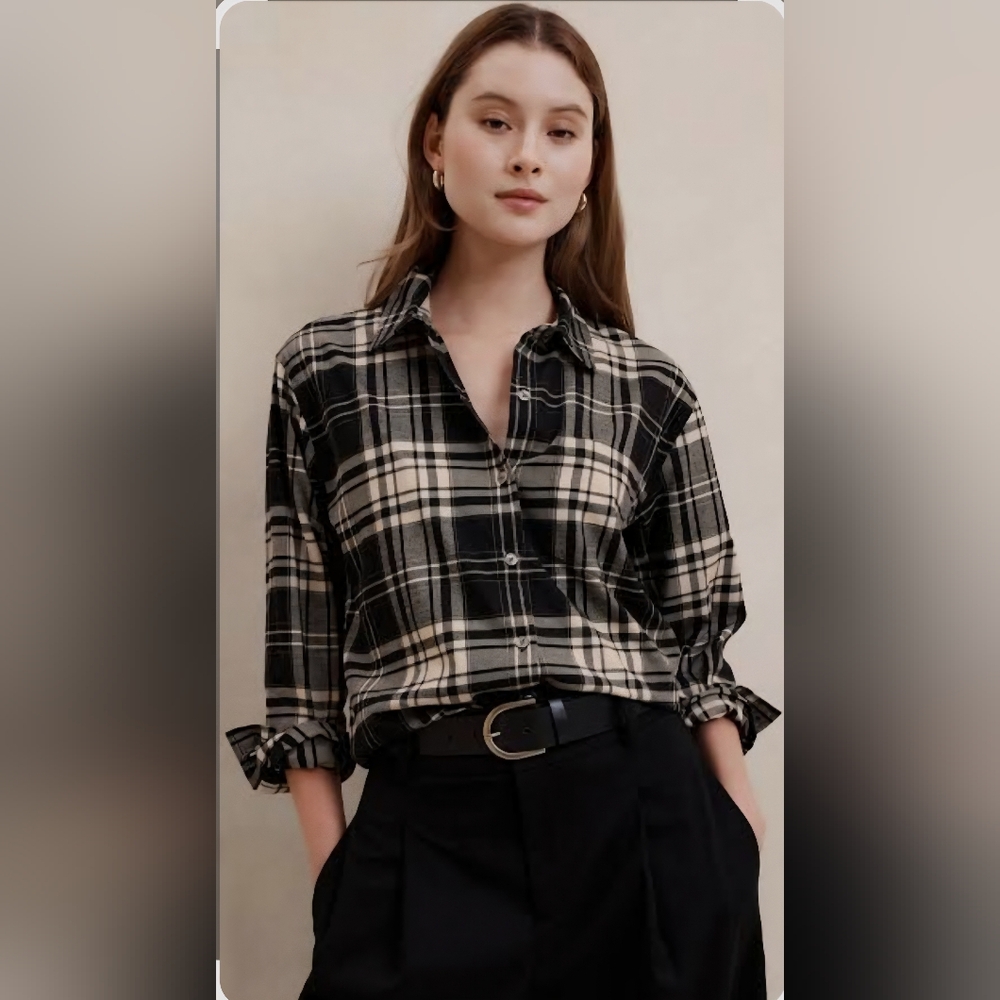 Banana Republic Black and Creame  3/4 Sleeve Button Down Shirt